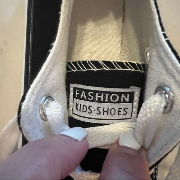 Converse‎ COPY Kids Black and White Sneakers size 9.5/26 - Picture 8 of 9